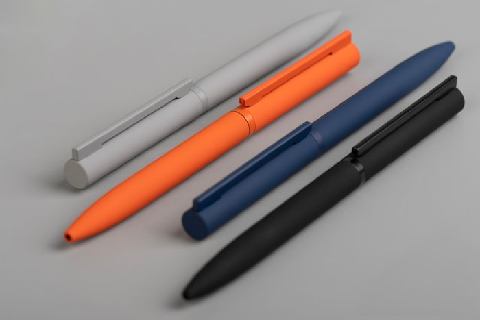 фото Ручка шариковая "Sirius", покрытие soft touch, цвет серый
