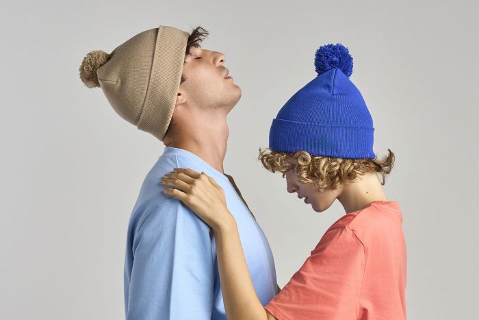 фото Шапка вязаная двойная Wind-S с помпоном